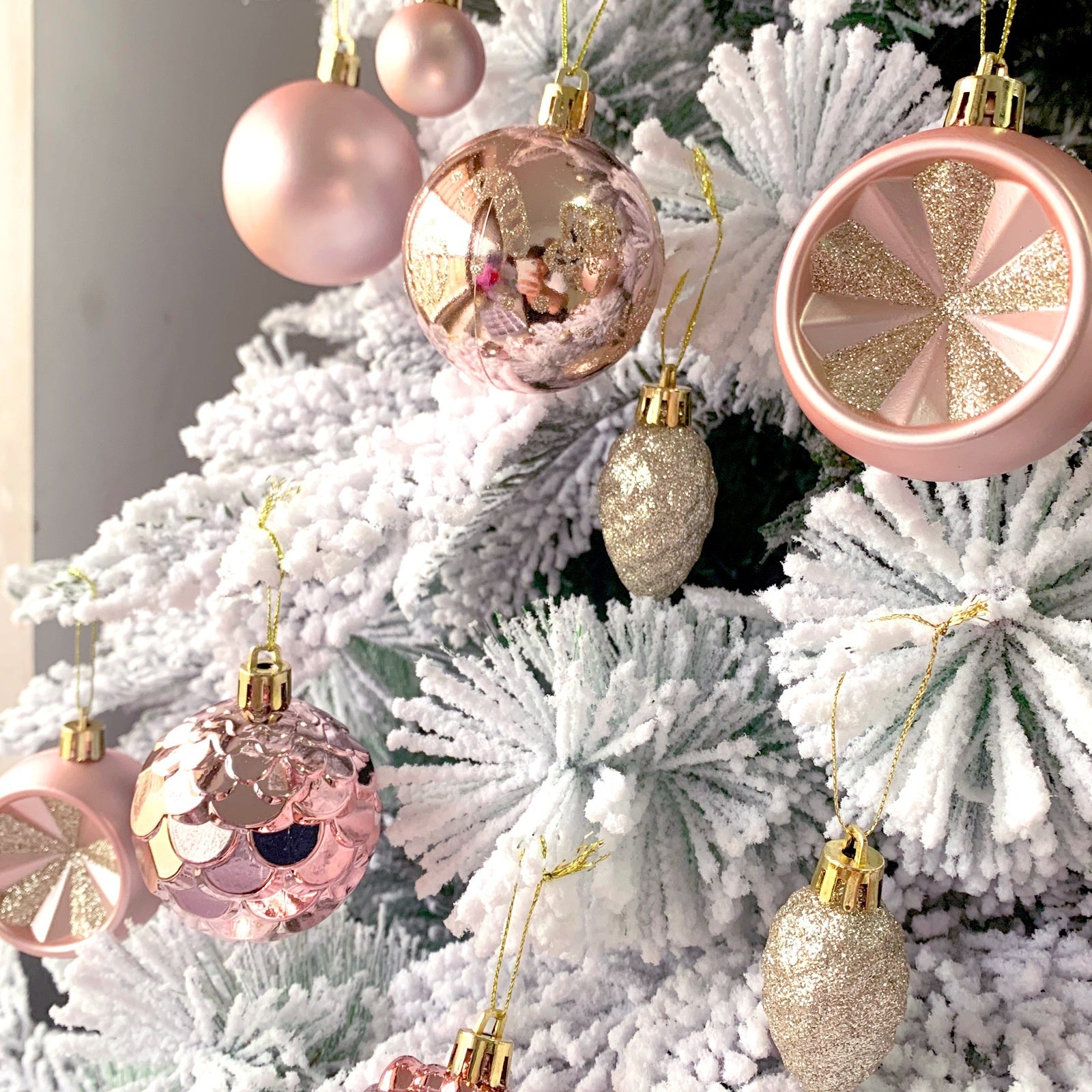 Christmas Decoration Pendant Electroplating Ball Plastic Ball Special-shaped Painted Gift